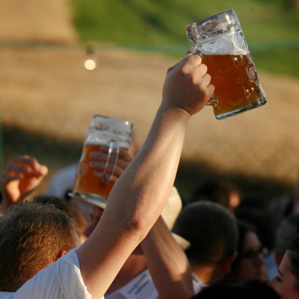 Landwehr Bräu Brauerei Bier feiern