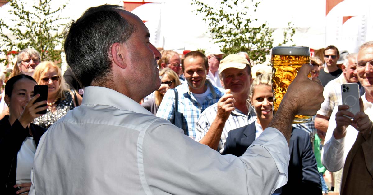 Hubert Aiwanger war zu Gast beim Johannitag im Landwirtschaftlichen Bildungszentrum in Triesdorf